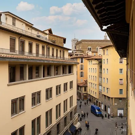 Por Santa Maria Apartment Florence